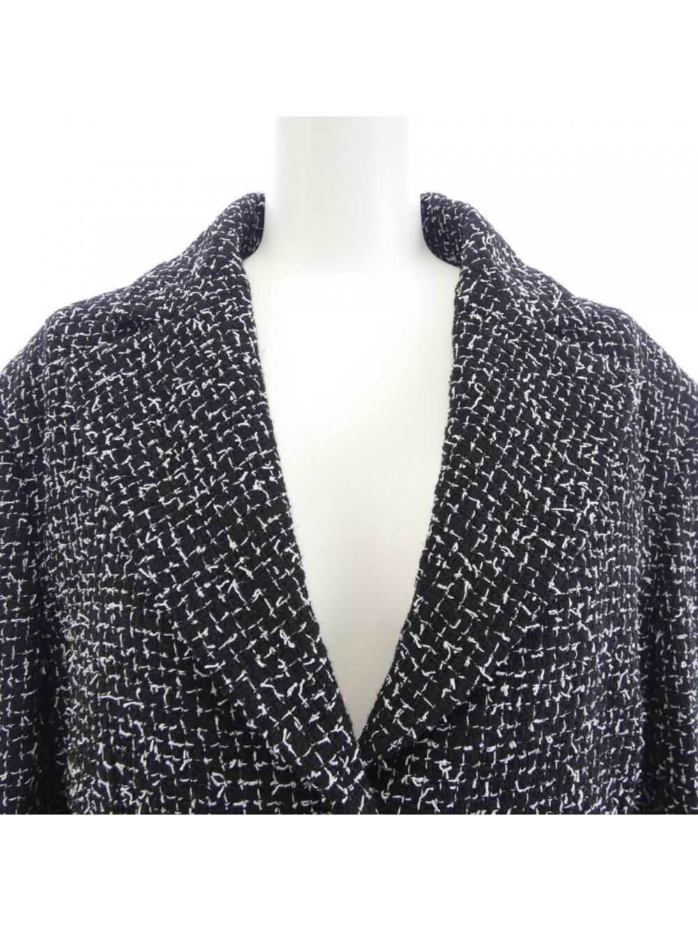 Chanel Jacket Black - Picture 6 of 8